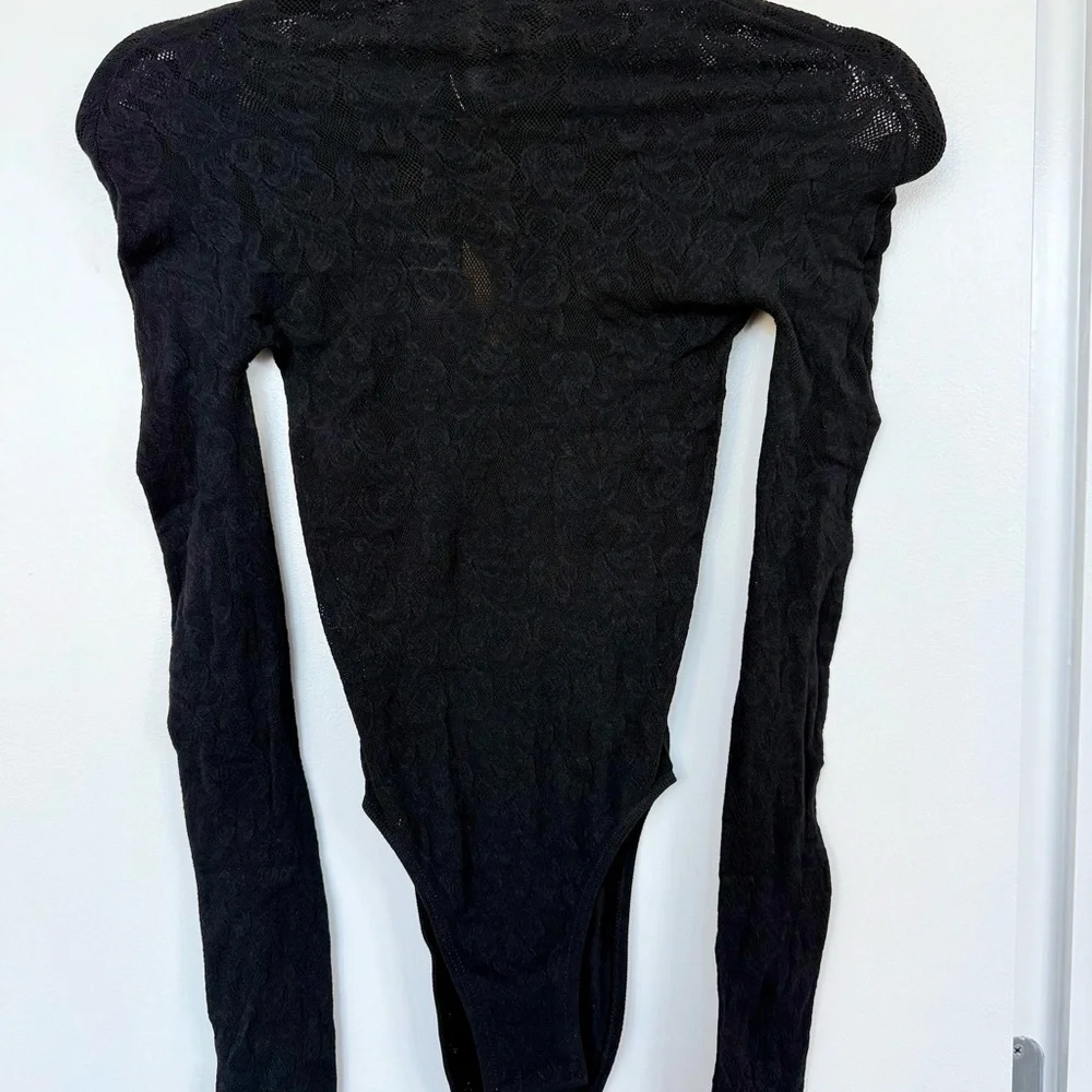 SKIMS Knit Lace Mock Neck Bodysuit | Onyx Limited Edition - Picture 6 of 7